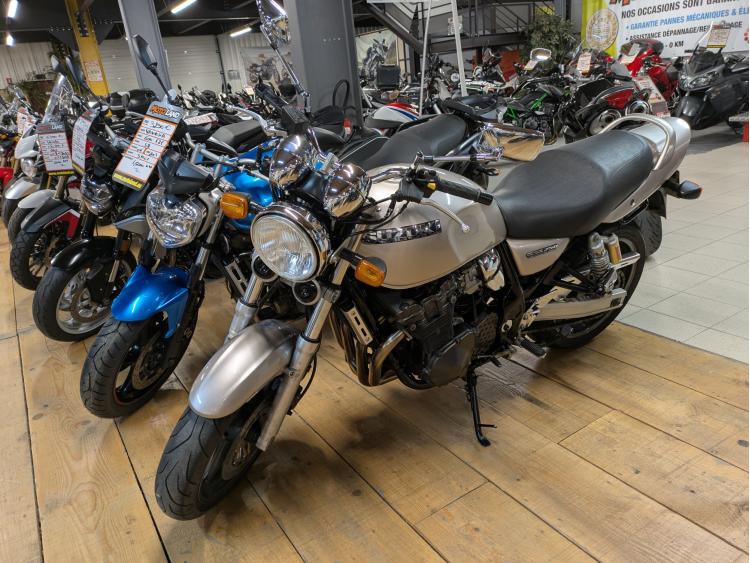 SUZUKI INAZUMA 750