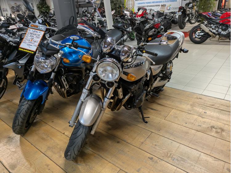 SUZUKI INAZUMA 750