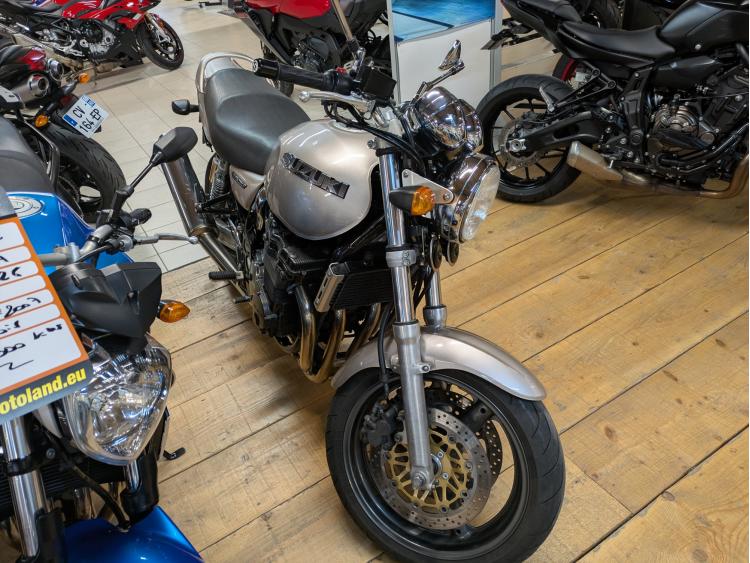 SUZUKI INAZUMA 750