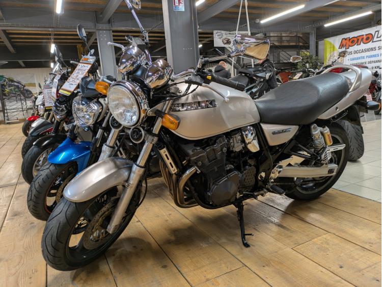 SUZUKI INAZUMA 750