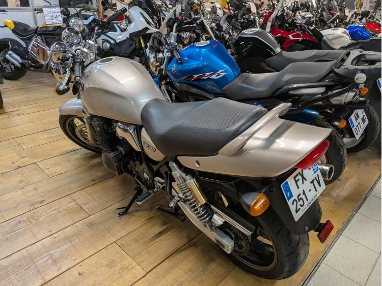 SUZUKI INAZUMA 750