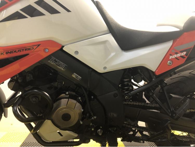 SUZUKI DL 1050 V-STROM XT 