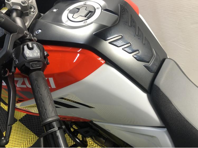 SUZUKI DL 1050 V-STROM XT 