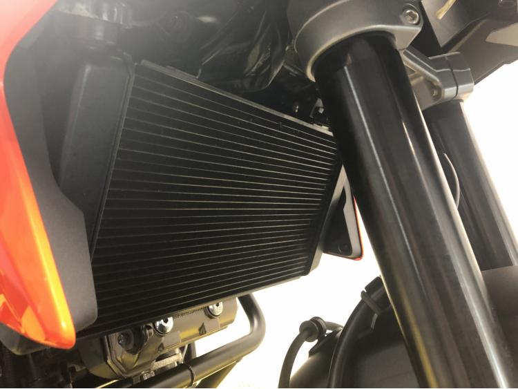 SUZUKI DL 1050 V-STROM XT 