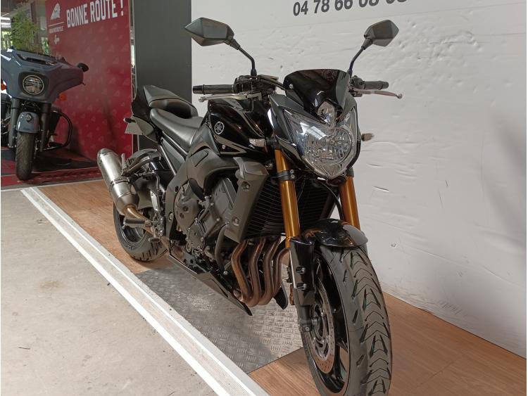 YAMAHA FZ8 R-LINE
