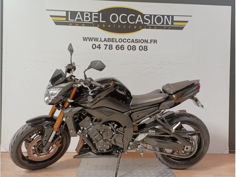 YAMAHA FZ8 R-LINE