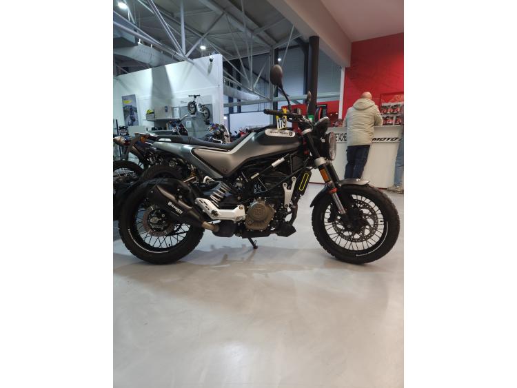 HUSQVARNA SVARTPILEN 125 ABS