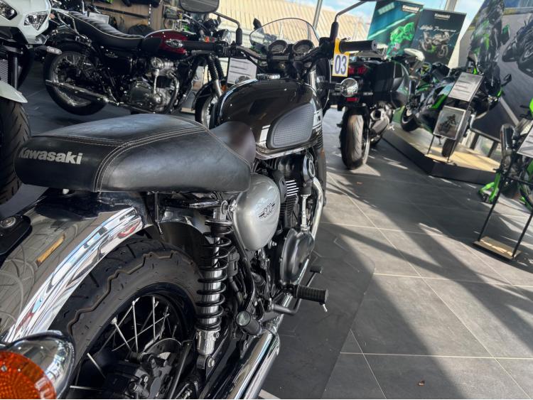 KAWASAKI W 800