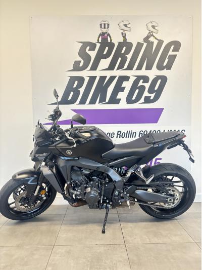 YAMAHA MT-09