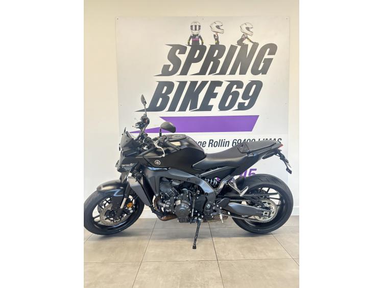 YAMAHA MT-09