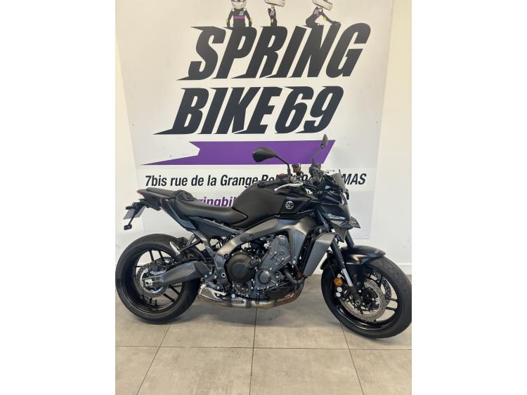 YAMAHA MT-09