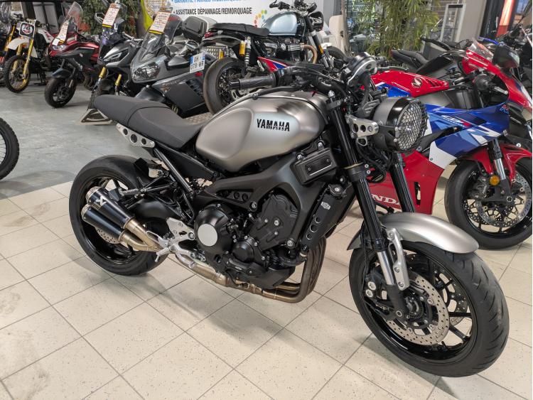 YAMAHA XSR 900