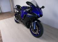 YAMAHA YZF 1000 R1