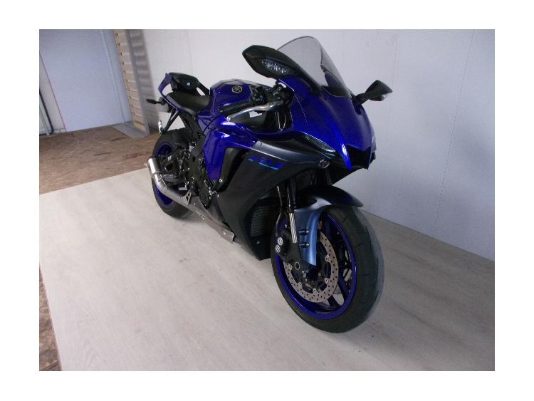 YAMAHA YZF 1000 R1