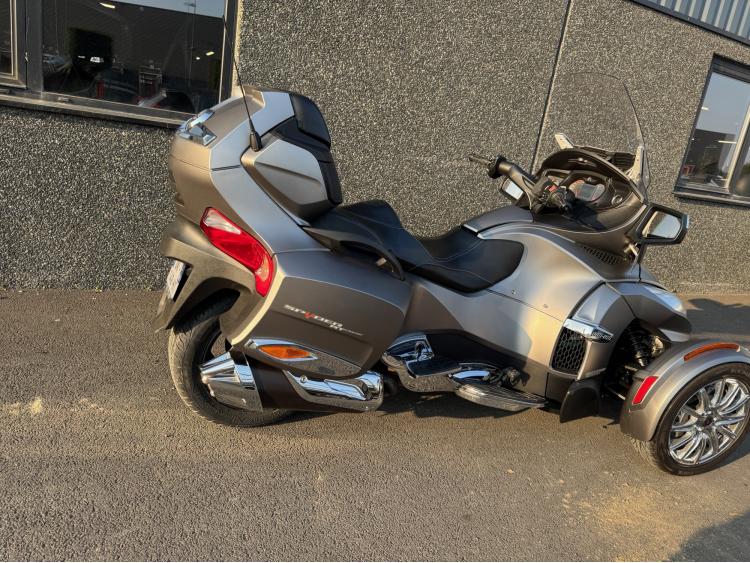 CAN-AM SPYDER RT