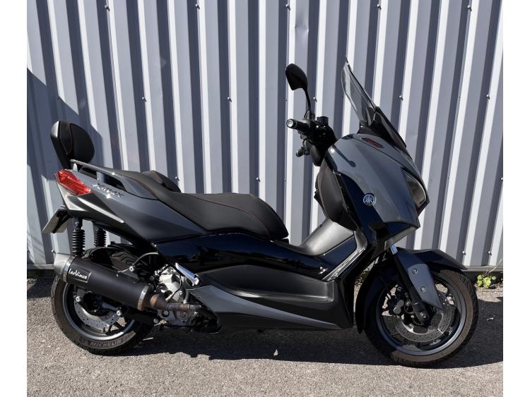 YAMAHA XMAX 300 Tech Max