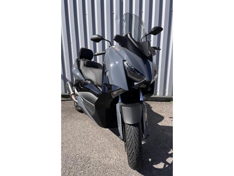 YAMAHA XMAX 300 Tech Max