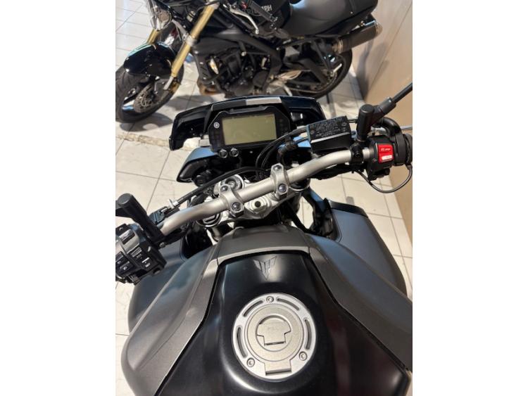 YAMAHA MT-10