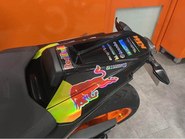 KTM 890 DUKE R