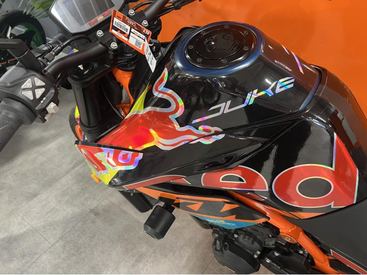 KTM 890 DUKE R