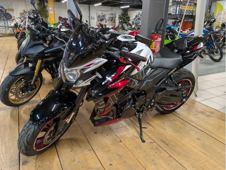 SUZUKI GSX-S 750