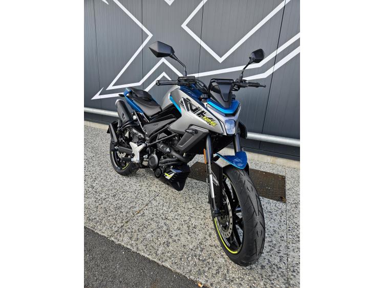 CF MOTO 125NK Dispo Noir ou Bleu 