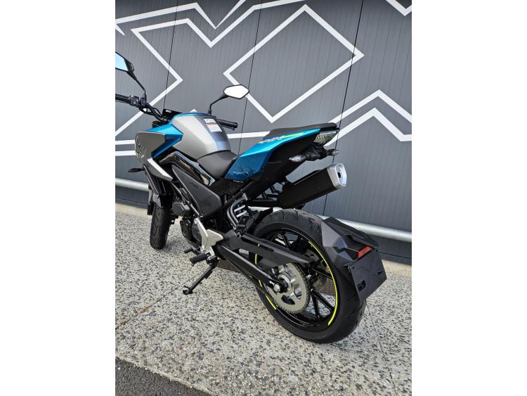 CF MOTO 125NK Dispo Noir ou Bleu 