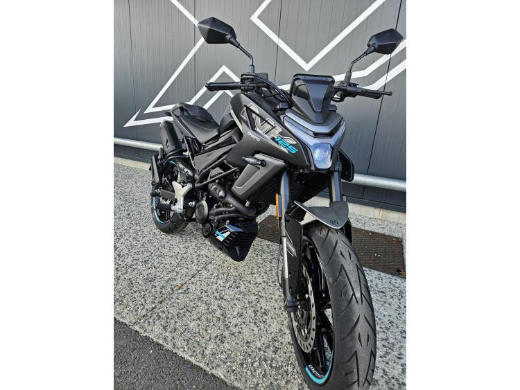 CF MOTO 125NK Dispo Noir ou Bleu 