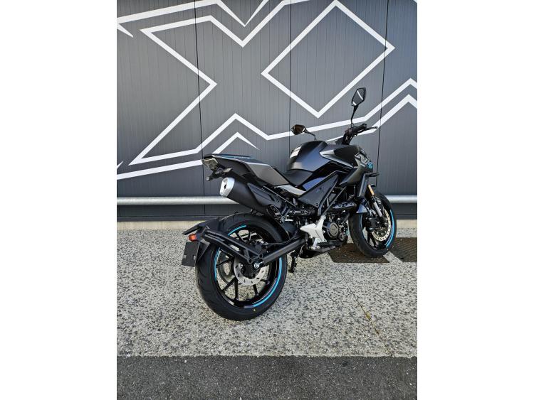CF MOTO 125NK Dispo Noir ou Bleu 