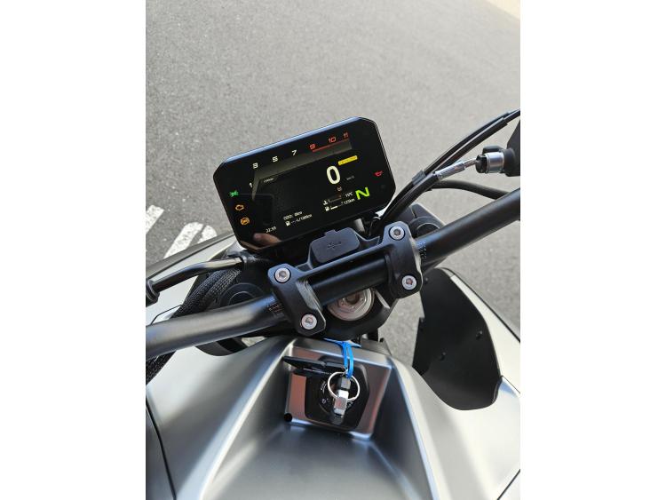 CF MOTO 125NK Dispo Noir ou Bleu 