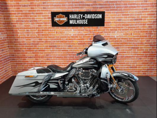 HARLEY-DAVIDSON TOURING STREET GLIDE 1800 CVO