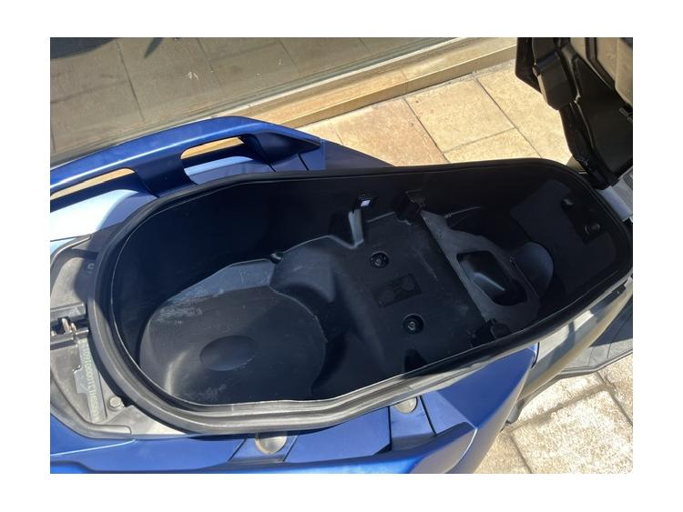 YAMAHA XMAX 300
