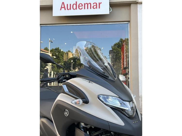 YAMAHA TRICITY 300