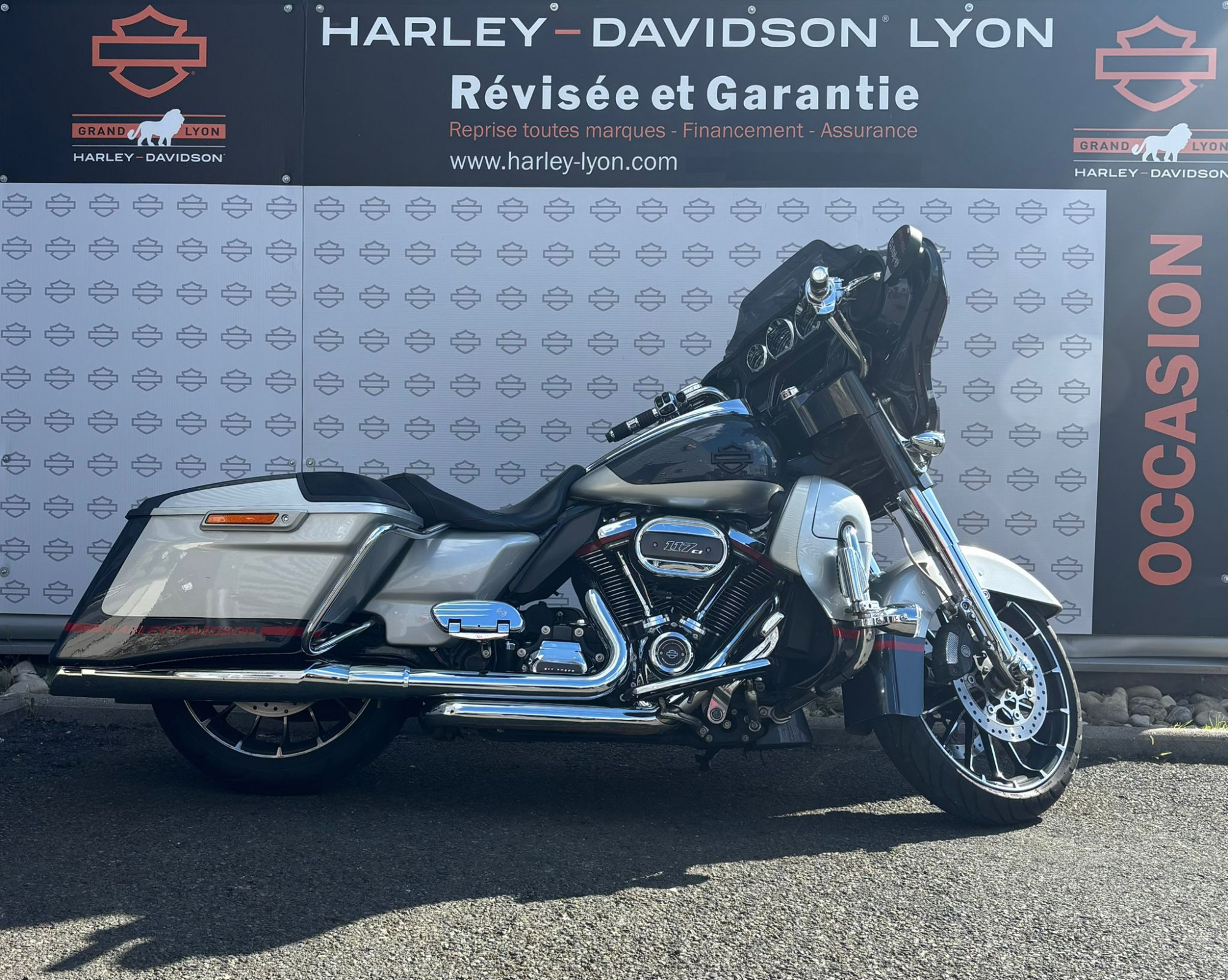 HARLEY-DAVIDSON TOURING STREET GLIDE 1923 CVO 