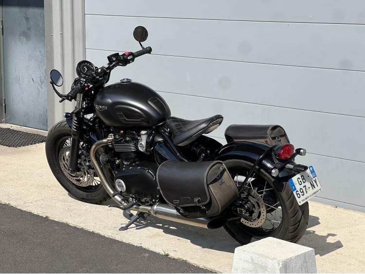 TRIUMPH BONNEVILLE BOBBER 1200