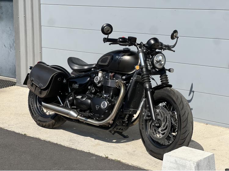 TRIUMPH BONNEVILLE BOBBER 1200