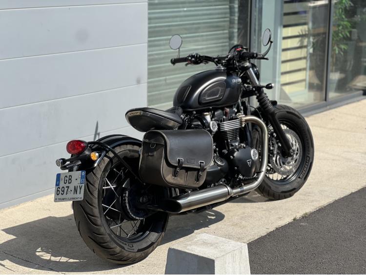 TRIUMPH BONNEVILLE BOBBER 1200