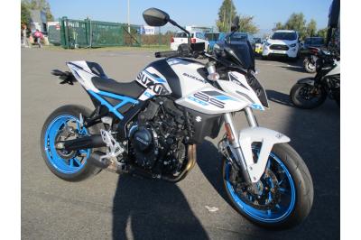 SUZUKI GSX-8S