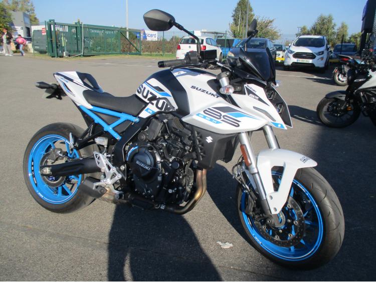 SUZUKI GSX-8S