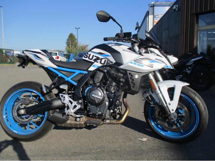 SUZUKI GSX-8S