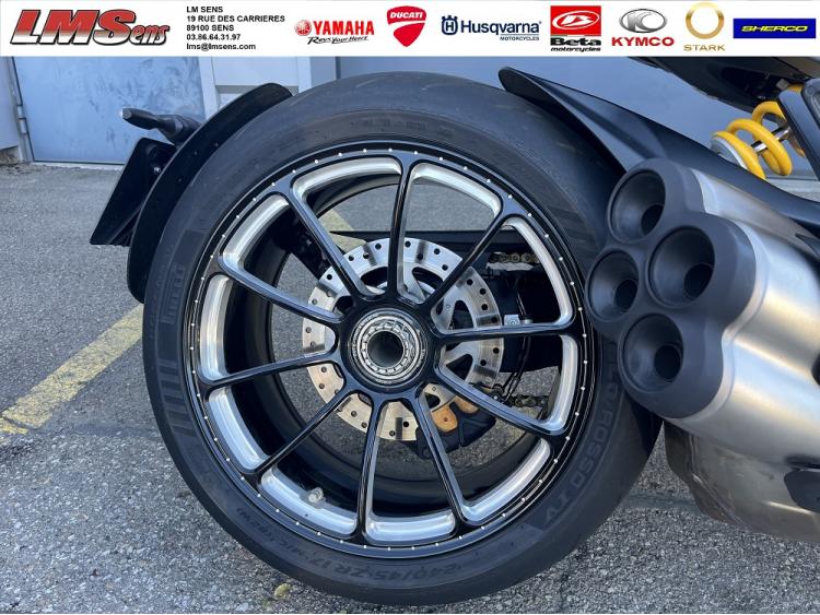 DUCATI XDIAVEL V4