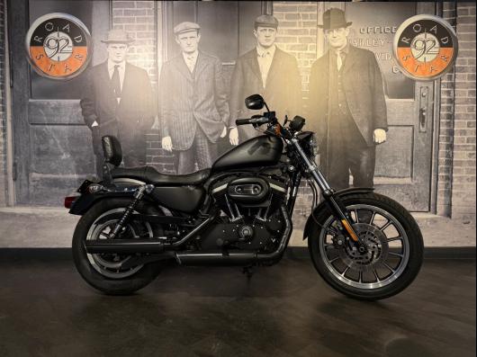 HARLEY-DAVIDSON SPORTSTER 883 R