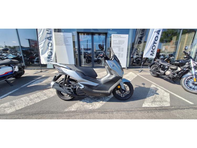 VOGE SR1 125