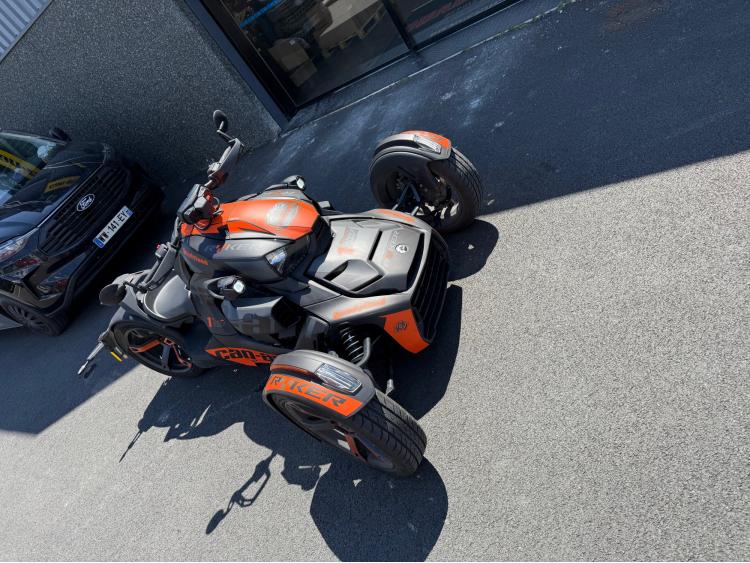 CAN-AM SPYDER
