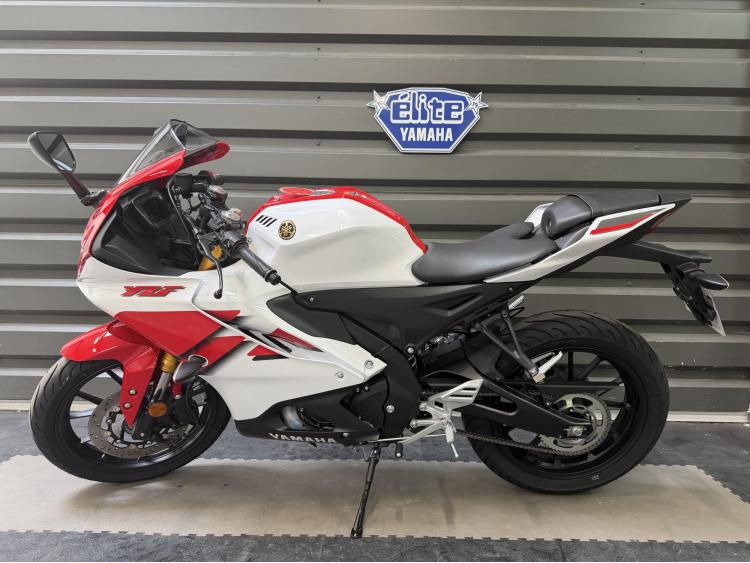 YAMAHA YZF-R 125 70TH 2026 - Livraison