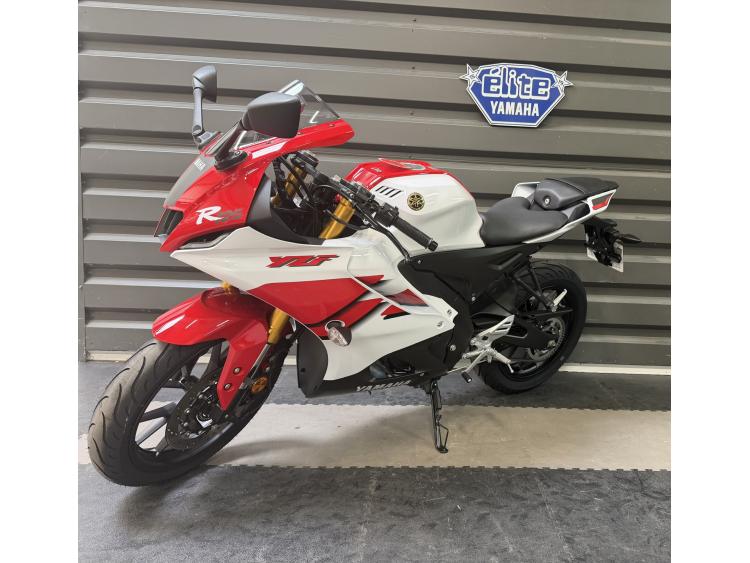YAMAHA YZF-R 125 70TH 2026 - Livraison