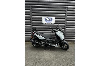 YAMAHA XMAX 300 TECH MAX +