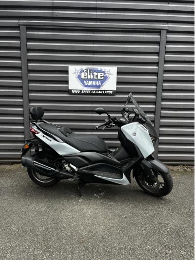 YAMAHA XMAX 300 TECH MAX +
