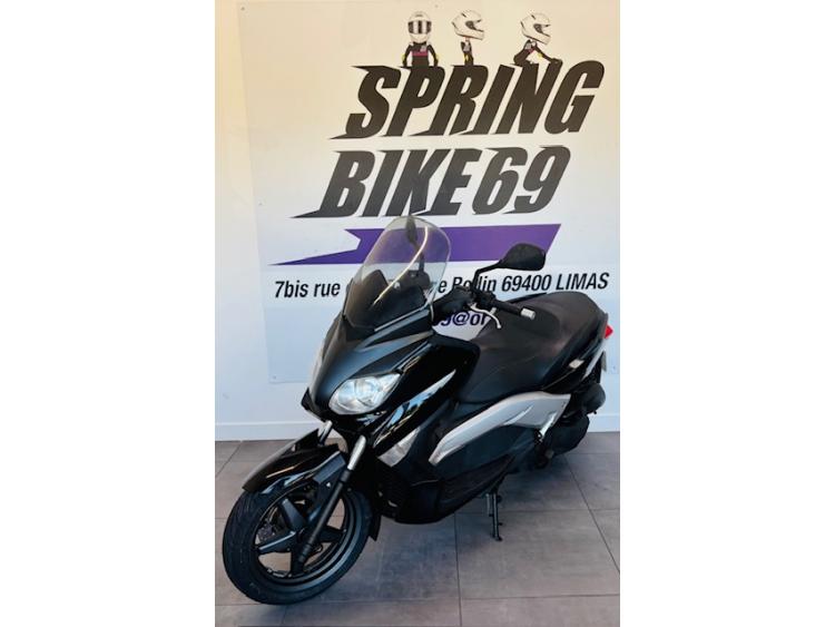 YAMAHA XMAX 125