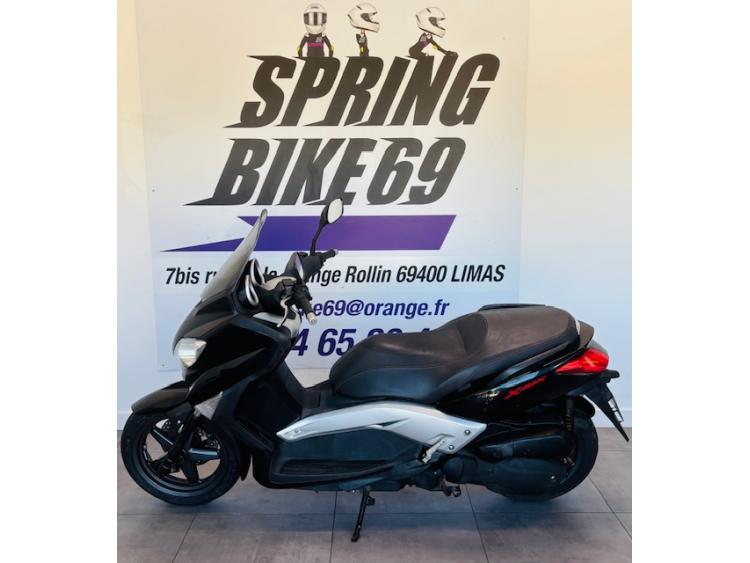 YAMAHA XMAX 125